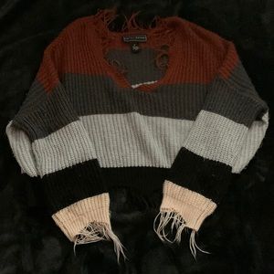 Cropped frayed sweater